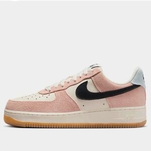 Nike Women's Sneakers in Pink and Cream